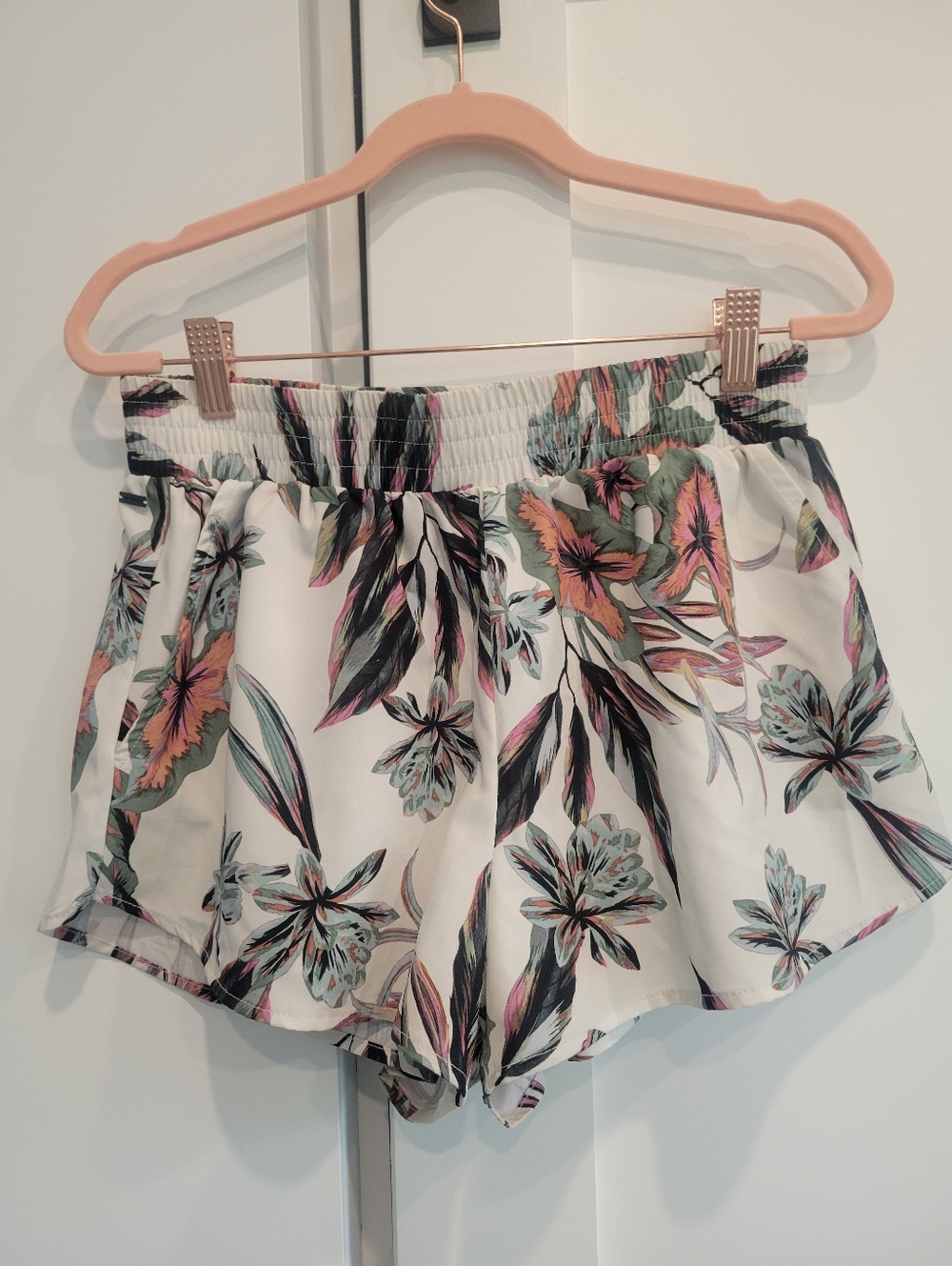 O'neill elastic waist shorts